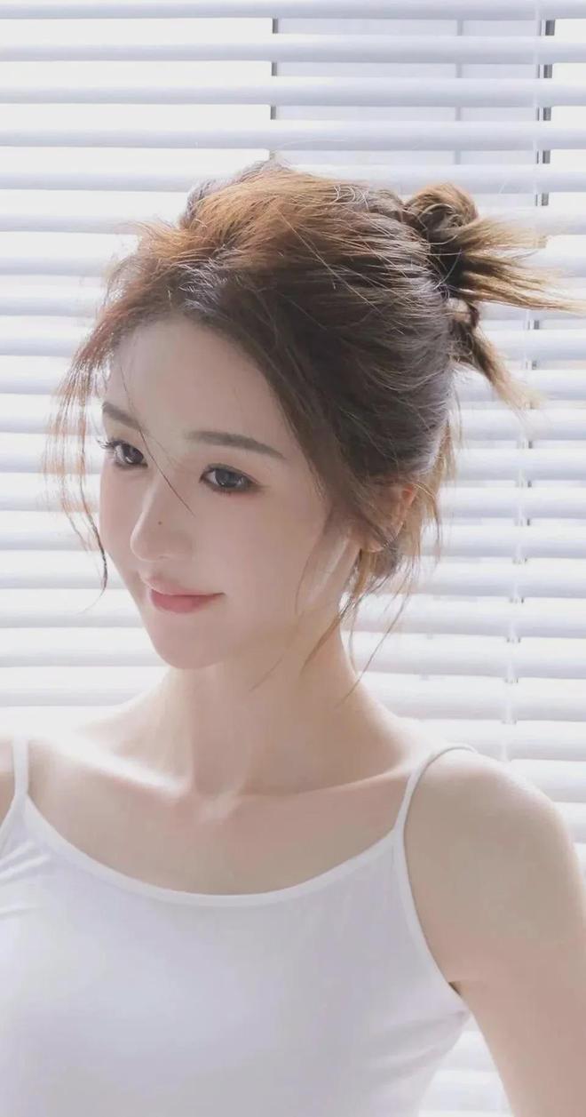 陷的妻子2》中文VJ9国际网站《沦